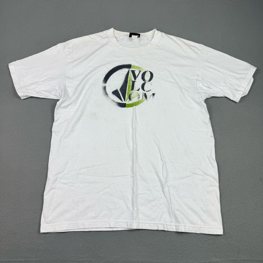 Vintage White‎ Volcom Men’s Tee Size L 💚☮️
